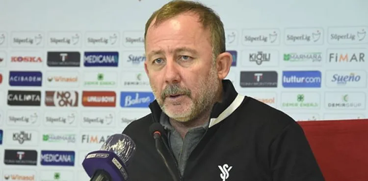 Beşiktaş Teknik Direktörü Sergen Yalçın: Şampiyonluğun en büyük adayı halen Beşiktaş'tır