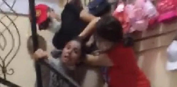 Eşini boğazından bıçaklayıp, kızını da yaralayan sanık, yeniden yargılanacak