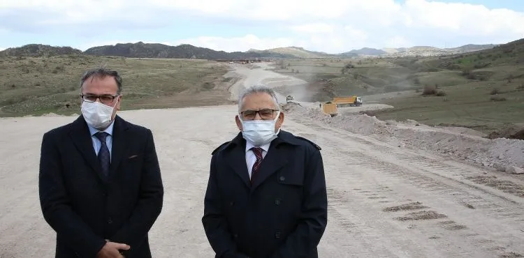 BÜYÜKKILIÇ’TAN 4 BÖLGEYİ YAKINDAN İLGİLENDİREN İKİ AYRI YOL ÇALIŞMASINA YAKIN TAKİP