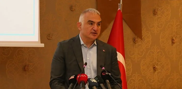 Bakan Ersoy: Turizmde aşılanma mayıs sonunda tamamlanacak