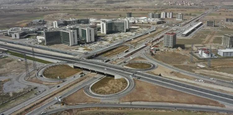 7 KİLOMETRELİK DEMİR AĞINDA HUMMALI ÇALIŞMA