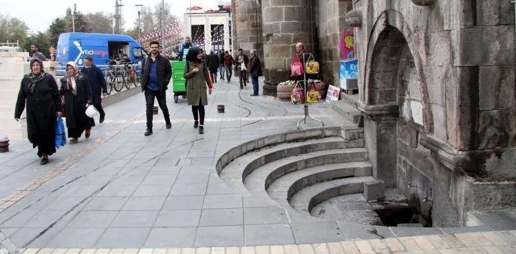 Tarihi çeşmelerin durumu içler acısı