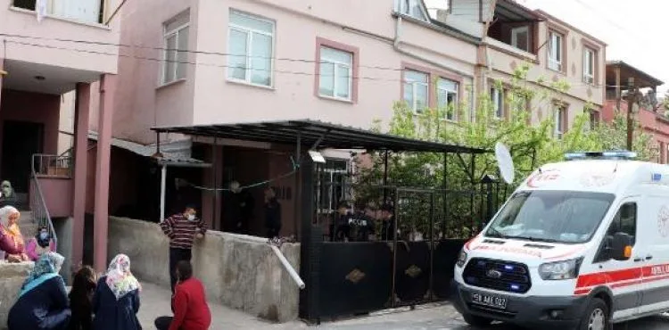 Uyuşturucu için para isteyen oğlunu av tüfeğiyle öldürdü