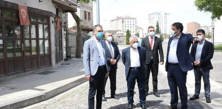 BÜYÜKKILIÇ: “KAYSERİ MAHALLESİ’NDE 40 KONAĞIN RESTORASYONU TAMAMLANDI”