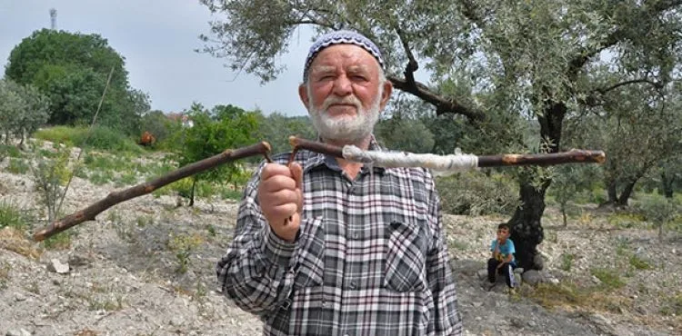 Dal parçasıyla yer altı sularını metresine kadar buluyor