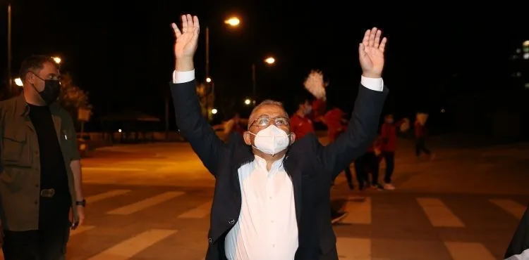 BAŞKAN BÜYÜKKILIÇ’TAN VATANDAŞLARA GECE SÜRPRİZİ