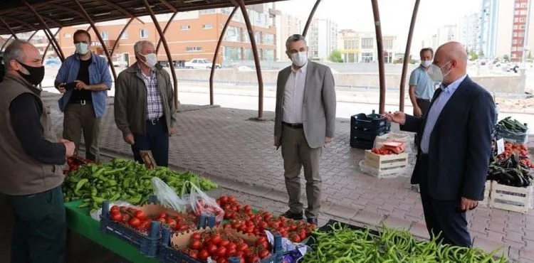 Başkan Çolakbayrakdar'dan pazar yerlerine ziyaret