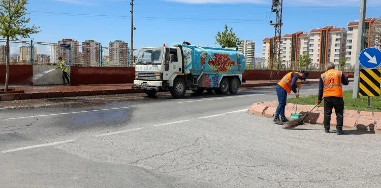 TALAS’TA HEM BAHAR HEM BAYRAM TEMİZLİĞİ