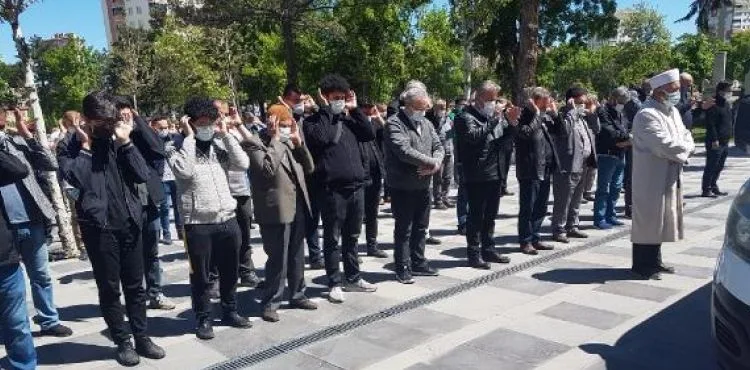 Koronavirüs tedavisi gören akademisyen kurtarılamadı