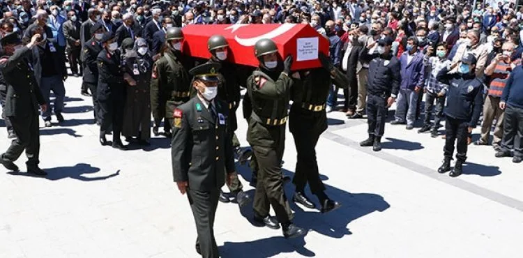 Şehit Uzman Çavuş Murat Nar, son yolculuğuna uğurlandı