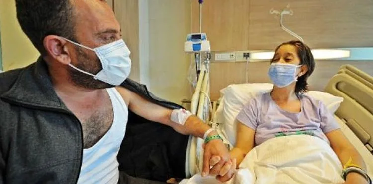 'Tatile gidiyoruz' diyerek hastaneye getirdiği eşine böbreğini verdi