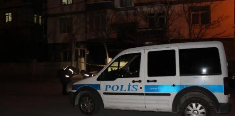 Tartıştığı oğlunu bıçakladı