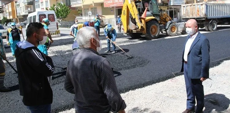 KOCASİNAN BELEDİYESİ, TAM KAPANMADA TRAFİĞİN AZALDIĞI NOKTALARI BAŞTAN AŞAĞI YENİLEDİ