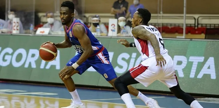 Empera Halı Gaziantep Basketbol - Anadolu Efes: 67-83
