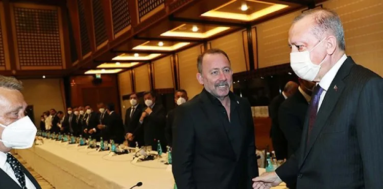 Cumhurbaşkanı Erdoğan, Beşiktaşlı yöneticiler ile futbolcuları kabul etti