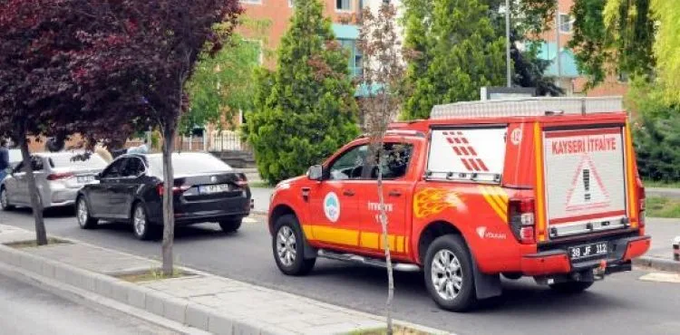 Kayseri'de hastanede yangın; 24 kişi dumandan etkilendi