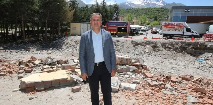 BAŞKAN ÖZDOĞAN İLÇEMİZE MODERN BİR MEKÂN DAHA KAZANDIRIYORUZ