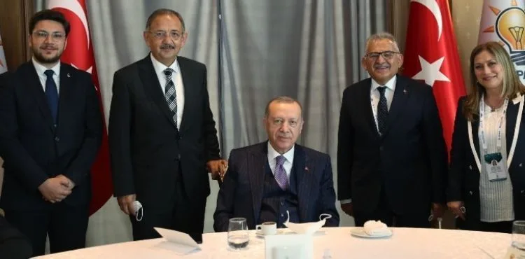 BAŞKAN BÜYÜKKILIÇ, DEMOKRASİ ADASI’NDA CUMHURBAŞKANI ERDOĞAN İLE GÖRÜŞTÜ