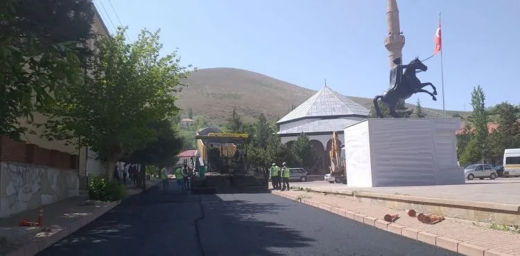BÜYÜKŞEHİR’DEN PINARBAŞI’NA “ASFALT” ATAĞI