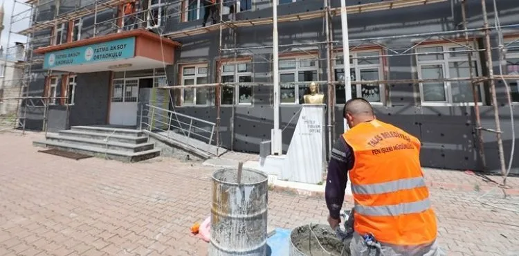 TALAS BELEDİYESİ OKULLARI YENİLİYOR
