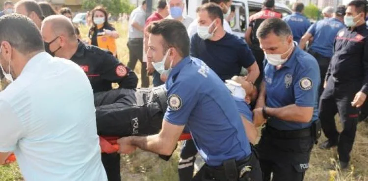 Polis aracı ile otomobil çarpıştı: 2'si polis 5 yaralı