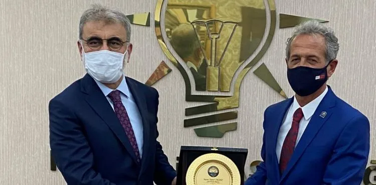 TANER YILDIZ, KAYSERİ ESNAF VE SANATKARLAR DERNEĞİ BAŞKANI ERÇALIK’I AĞIRLADI