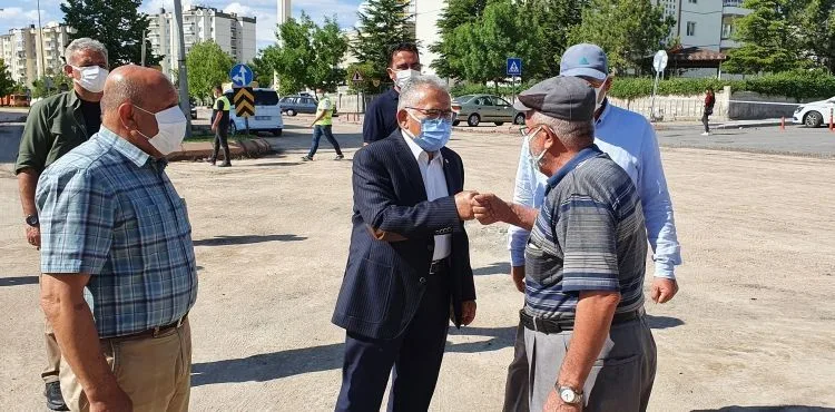 BÜYÜKŞEHİR’DEN BEYAZŞEHİR MAHALLESİ’NE 5 BİN TON ASFALT