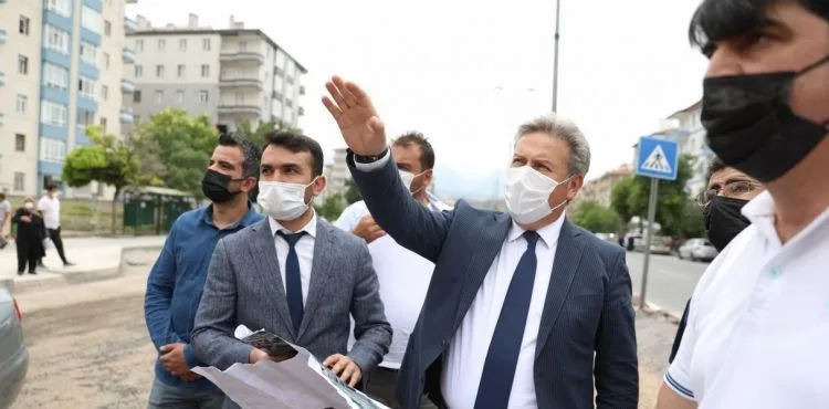 MELİKGAZİ YOL ÇALIŞMALARINDA YENİ REKORLARA KOŞUYOR