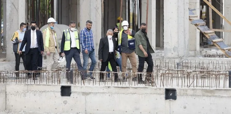 BAŞKAN BÜYÜKKILIÇ’TAN RECEP TAYYİP ERDOĞAN MİLLET BAHÇESİ’NE YAKIŞIR KÜTÜPHANE MÜJDESİ