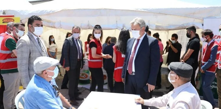 MELİKGAZİ'DEN KIZILAY'IN YARDIM KERMESİNE DESTEK