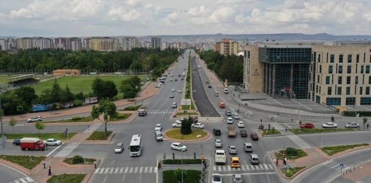 BÜYÜKŞEHİR’DEN ERKİLET BULVARI’NA 7.5 MİLYONLUK ASFALT YATIRIMI