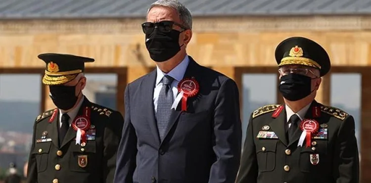 Bakan Akar, OYAK Genel Kurulu öncesinde Anıtkabir'de