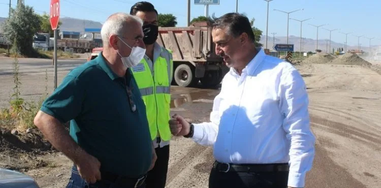 NİĞDE ARASI SICAK ASFALT YOL ÇALIŞMASINI YERİNDE İNCELEDİ