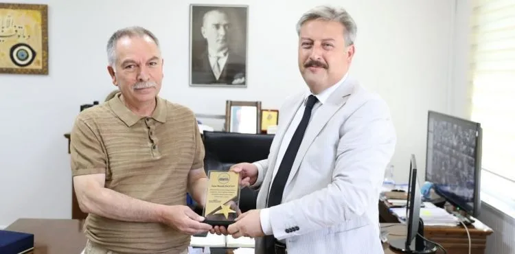 BAŞKAN PALANCIOĞLU’NDAN, İLK 500’E GİREN KAYSERİLİ SANAYİCİLERE TEŞEKKÜR PLAKETİ