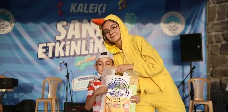 BÜYÜKŞEHİR’İN KALEİÇİ SANAT ETKİNLİKLERİ COŞKULU BAŞLADI