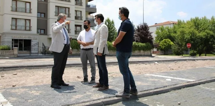 YILDIRIM BEYAZIT’A YENİ YOLLAR, KAVŞAK VE OTOPARKLAR YAPILIYOR