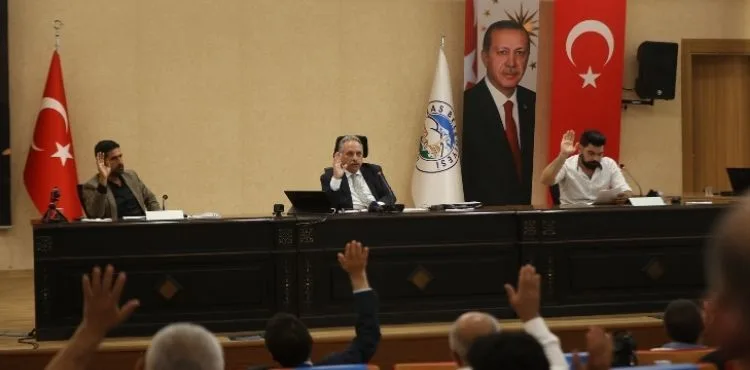 MELİKGAZİ, 2 ADET ECZANEYİ 10 YILLIĞINA KİRAYA VERDİ
