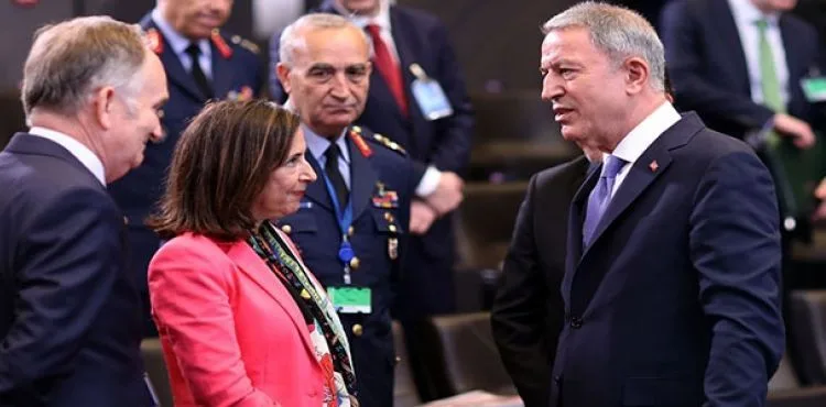 Bakan Akar, İspanyol mevkidaşı ile görüştü