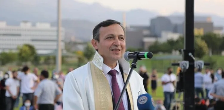 İktisadi ve İdari Bilimler Fakültemizin 2020-2021 Eğitim-Öğretim dönemi mezuniyet törenini gerçekleştirdik.