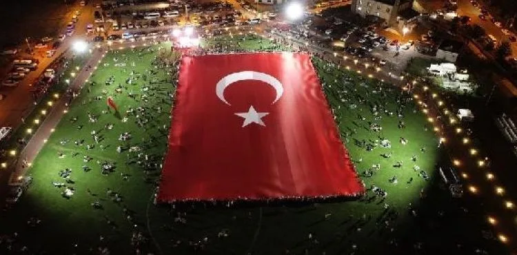 Dünyanın en büyük Türk bayrağı Kayseri’de açıldı