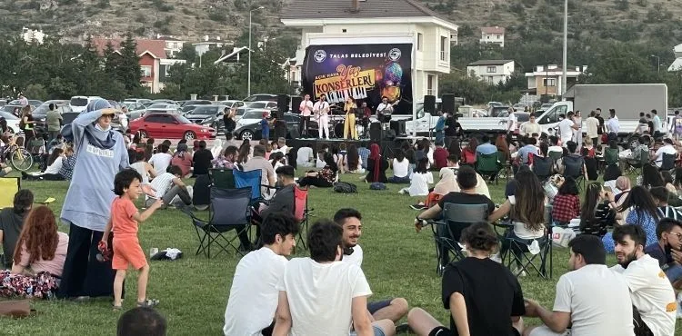 CUMARTESİ SİNEMA, PAZAR KONSER