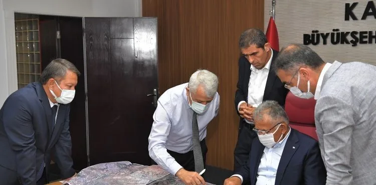 BAŞKAN BÜYÜKKILIÇ’TAN “KARAYOLLARI” ZİRVESİ