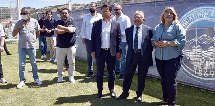 Berna Gözbaşı: Erciyes Yüksek İrtifa Kamp Merkezi'nin cazibe merkezi olmasını diliyoruz
