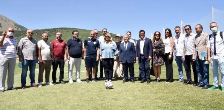 Berna Gözbaşı: Erciyes Yüksek İrtifa Kamp Merkezi'nin cazibe merkezi olmasını diliyoruz