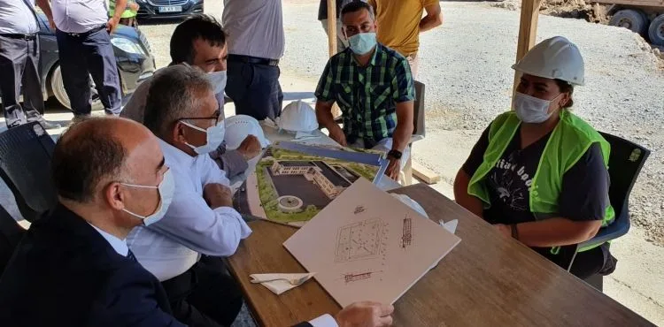 BAŞKAN BÜYÜKKILIÇ, VALİ GÜNAYDIN İLE AHMET-İLMİYE BÜYÜKKILIÇ OKUL İNŞAATINI İNCELEDİ