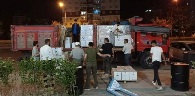 YÜZLERİ GÜLDÜRMEK İÇİN CANSUYU OLUYORUZ