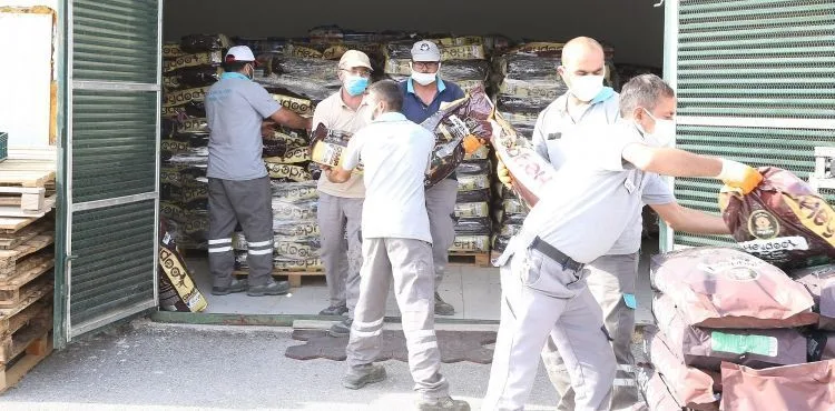 BÜYÜKŞEHİR’DEN YANGIN BÖLGELERİNE YEM VE MAMA DESTEĞİ