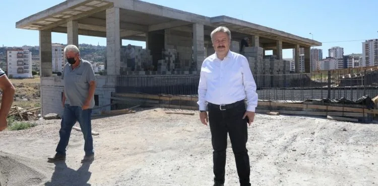 KAHRAMAN ÇELEBİ CAMİİ VE HATİCE ÇELEBİ KUR’AN KURSU HIZLA YÜKSELİYOR