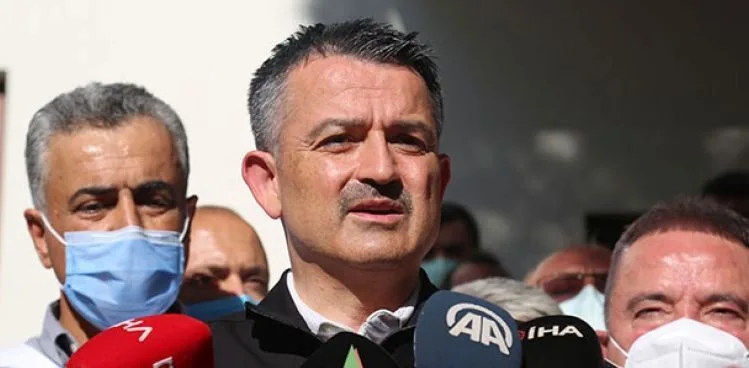 Bakan Pakdemirli: Çanakkale Ezine yangını kontrol altına alındı