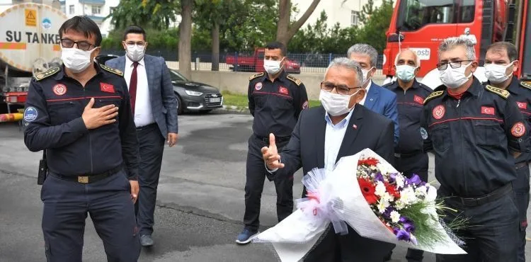 BÜYÜKKILIÇ, YANGINI SÖNDÜRMEYE KOŞAN KAHRAMANLARI GÖZYAŞLARI VE GURURLA KARŞILADI